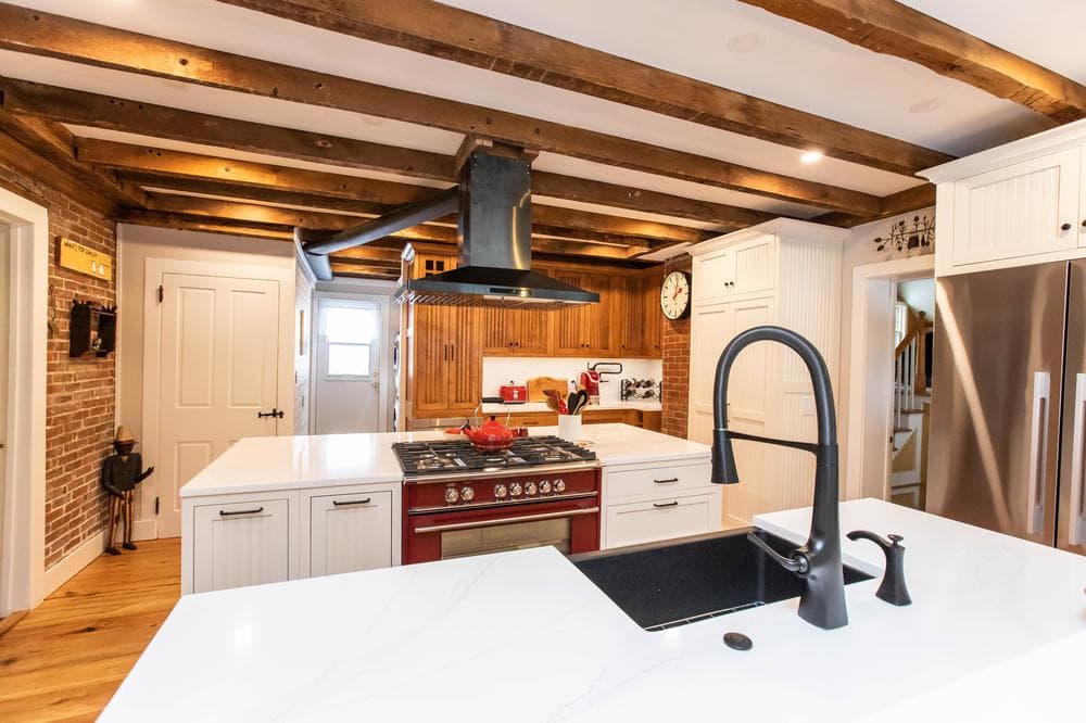 Williston Farmhouse Image