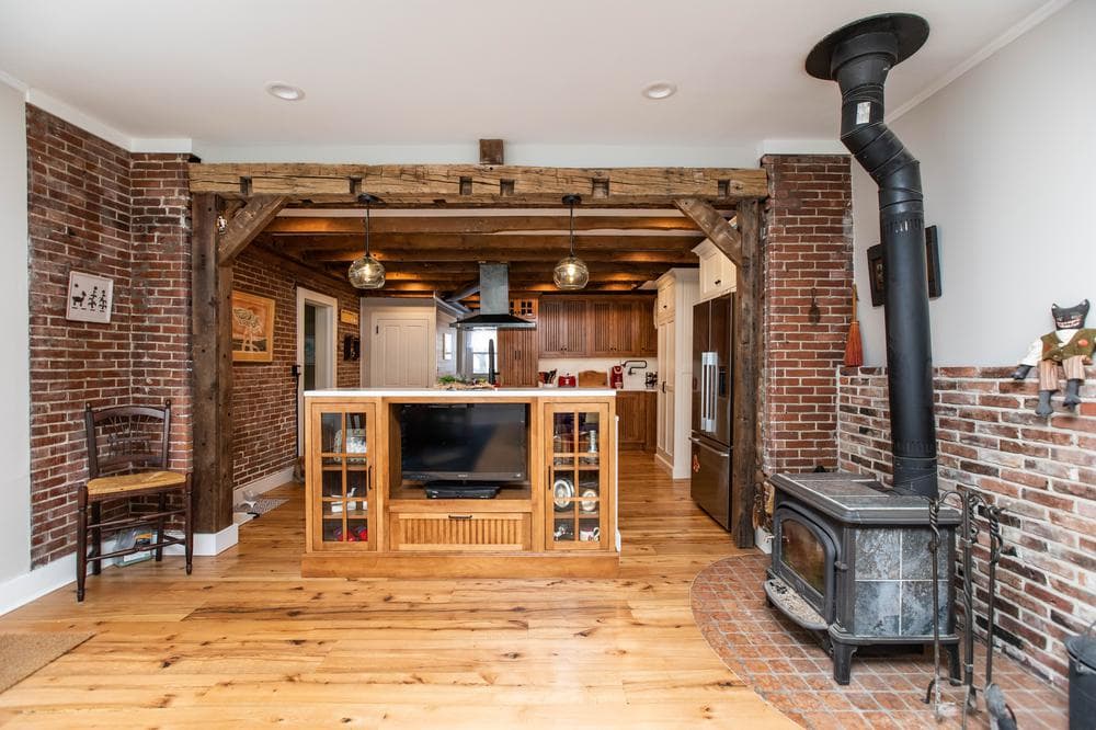 Williston Farmhouse image 5