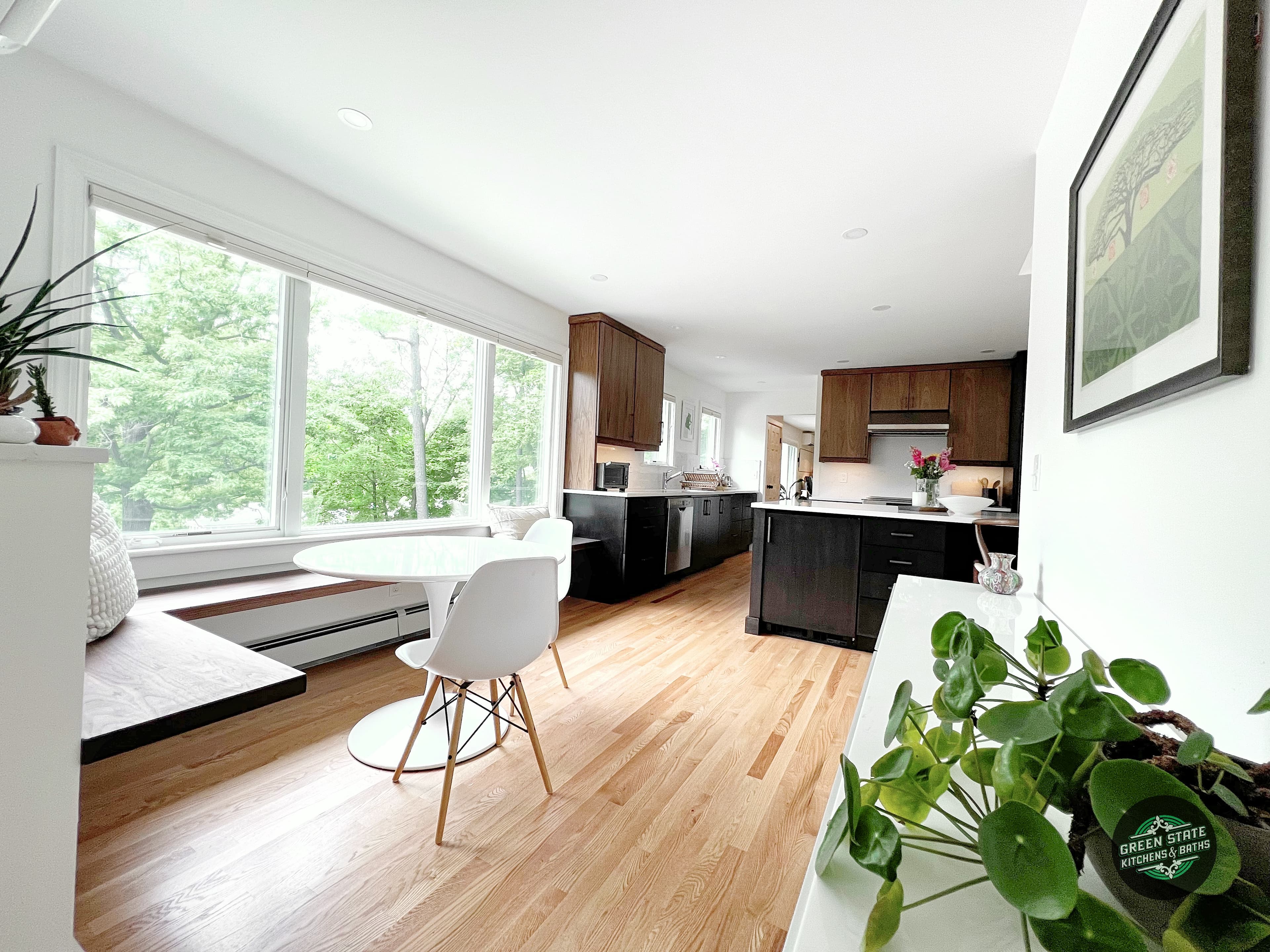 Deforest Heights image 17